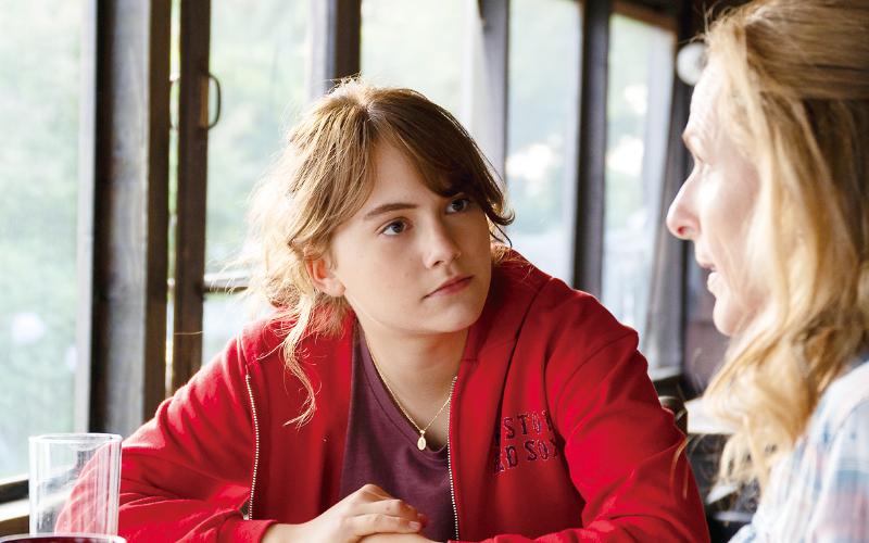 エミリア・ジョーンズ（ルビー・ロッシ）