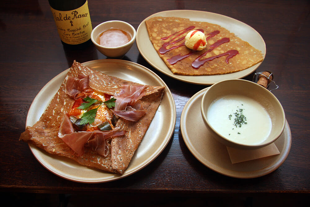 ブレッツカフェ クレープリーにてタイアップメニュー実施決定！