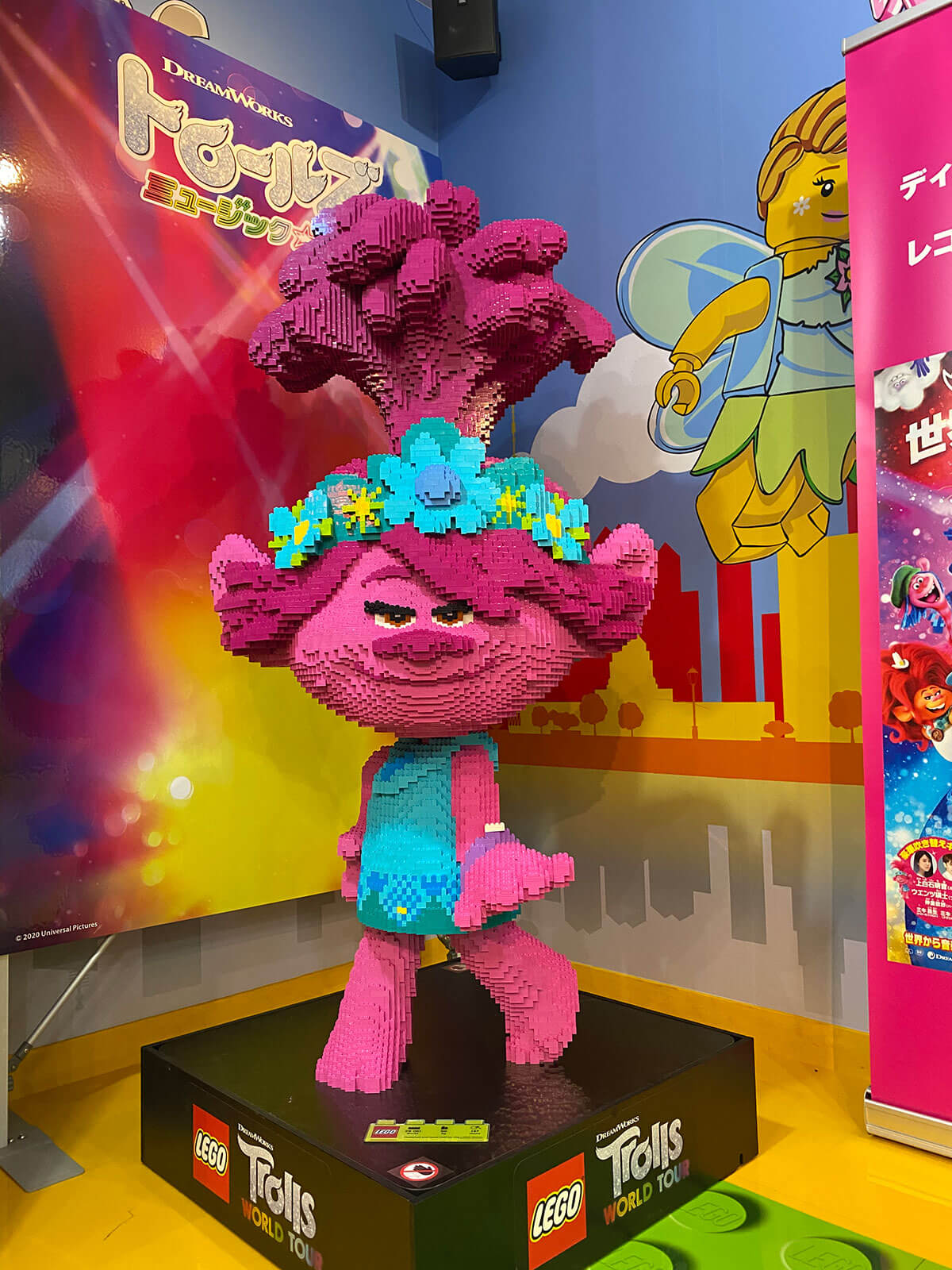 レゴポピーのスタチュー