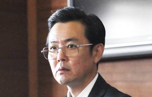 岡部たかし - 篠田 誠役