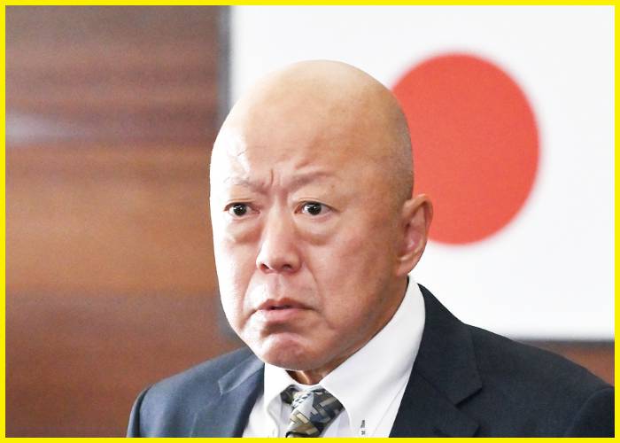 六平直政 - 井上涼平役